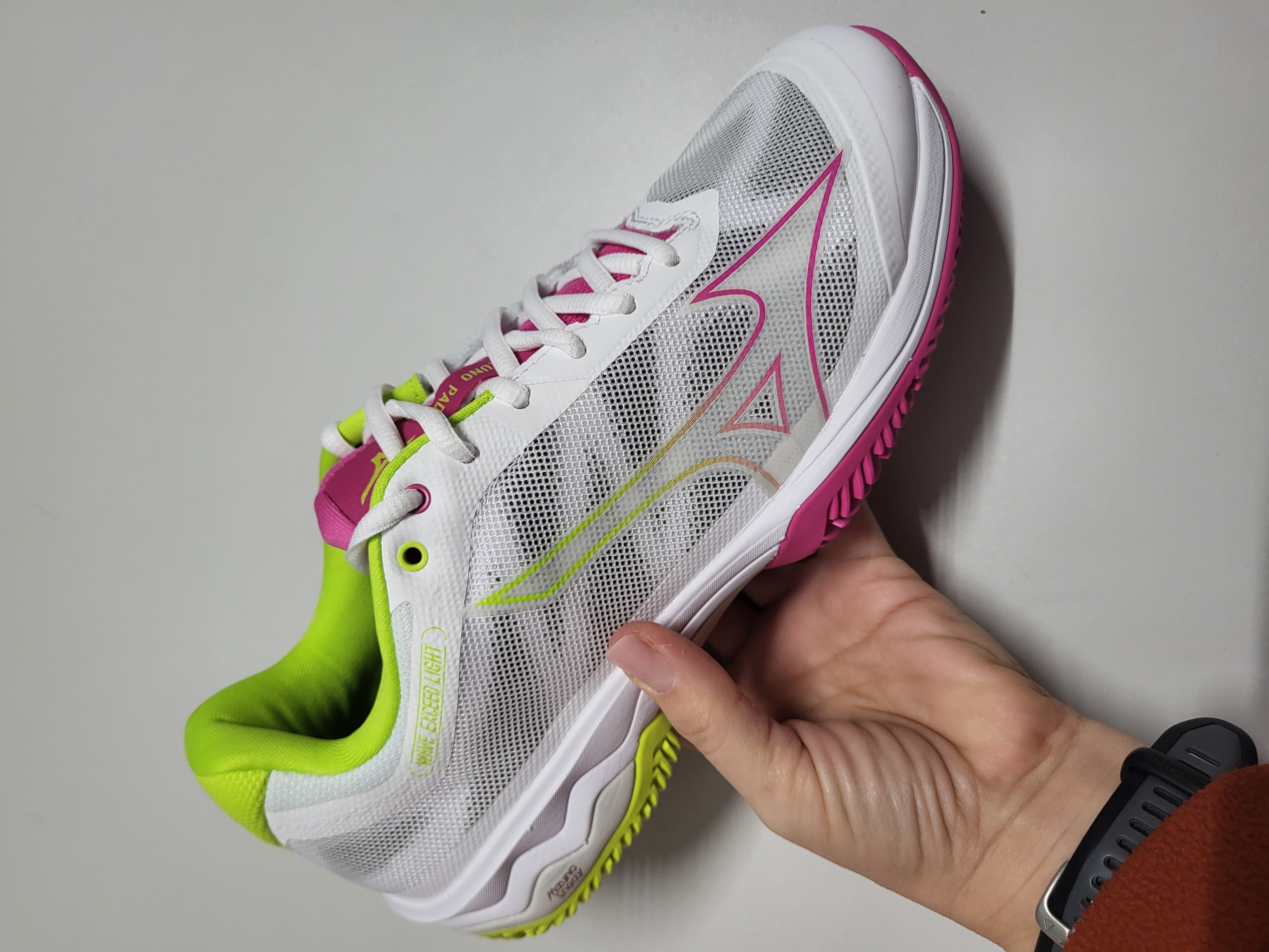 Кросівки жіночі Mizuno Wave Exceed light white (61GB2223-66) - Pro